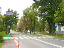 Doświetlenie mostu nad rzeka Kłodnicą w ciągu ulicy Legnickiej i organizacja ciągu pieszego