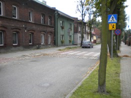 Wyniesione przejście dla pieszych na ul. Sitki przy ZS Nr 18
